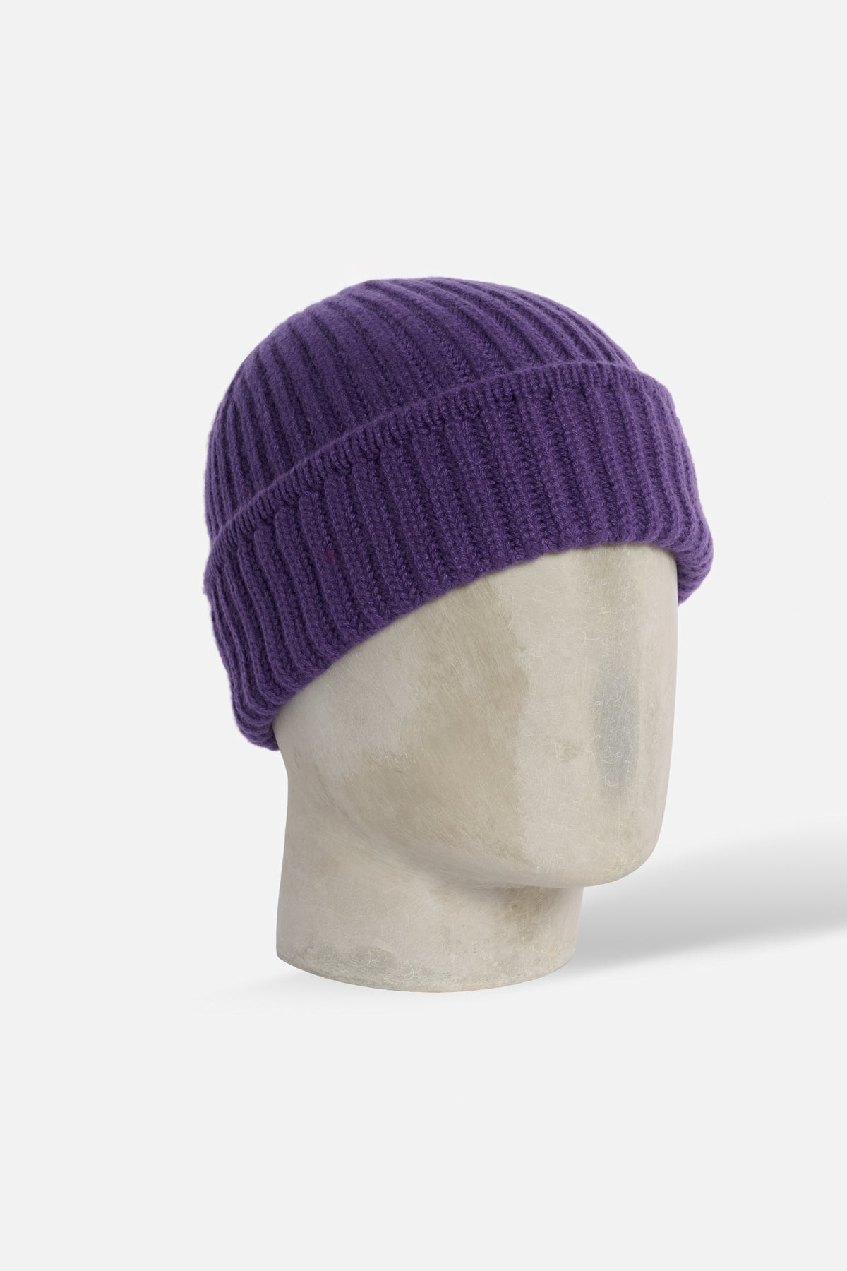 Cuffia donna cashmere a costa larga viola melanzana Lady De Paz
