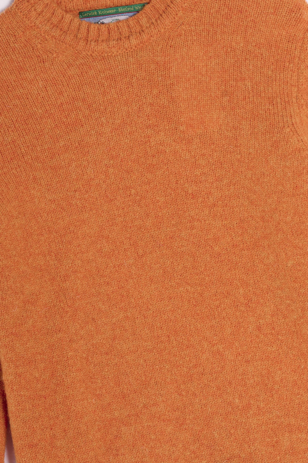 Maglione girocollo shetland arancione dettaglio Lady De Paz