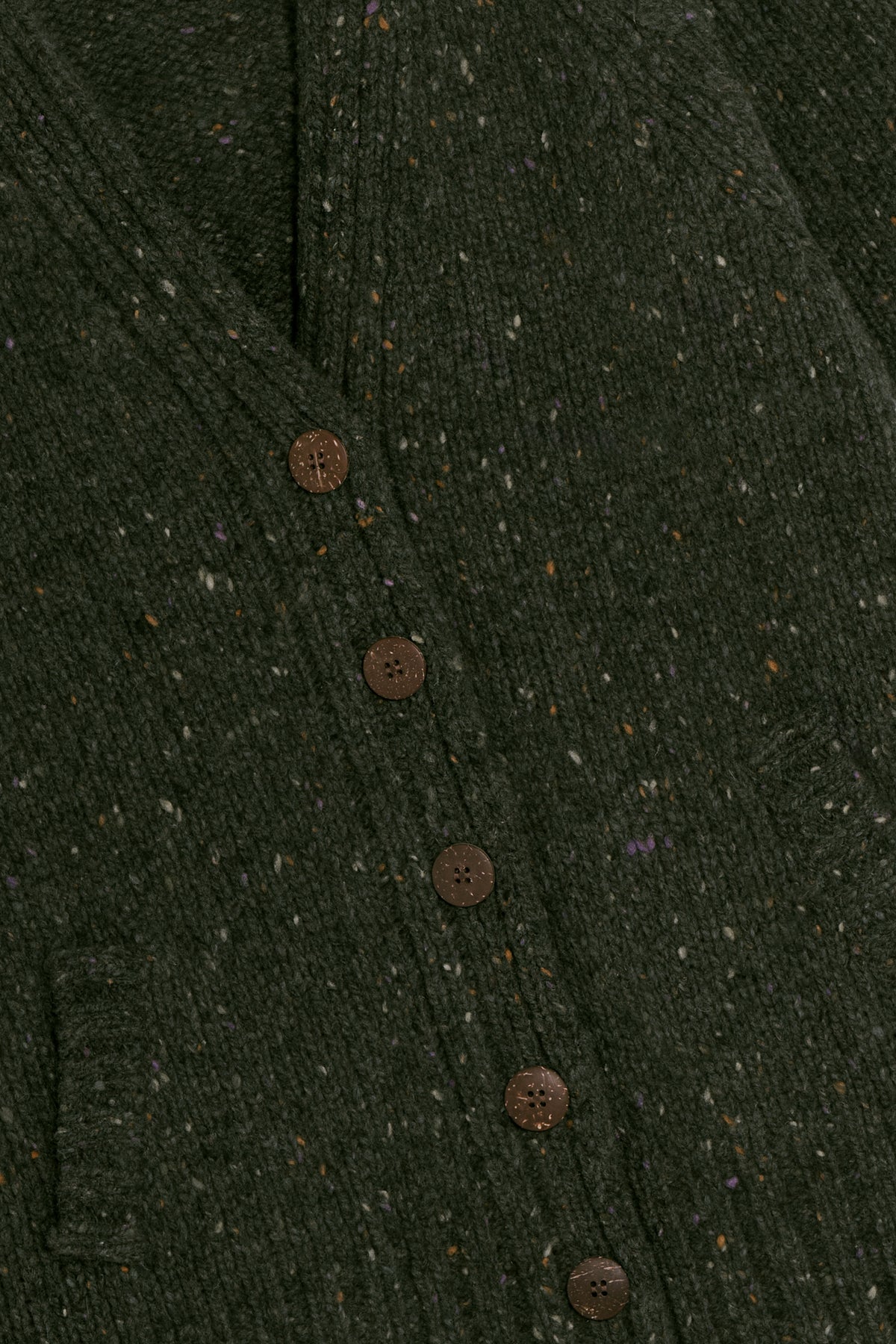 Aran cardigan a v verde dettaglio Lady De Paz